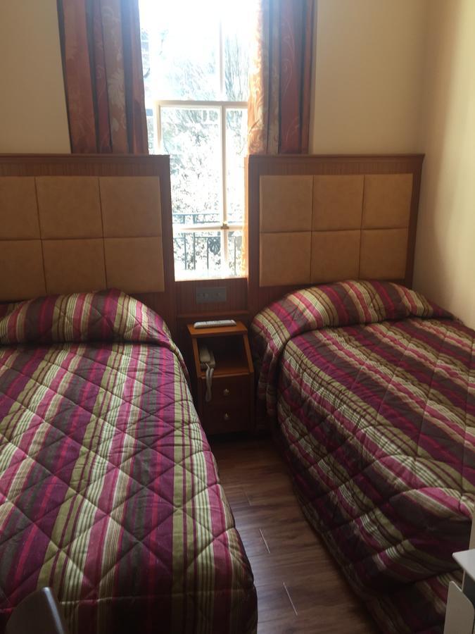 Hotel White House 3*